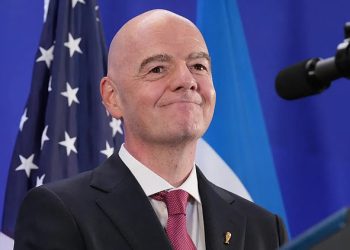 Di Stefano scrive a Infantino: «Non ha violato alcuna norma FIFA, il presidente ha il dovere di valutare ogni proposta»