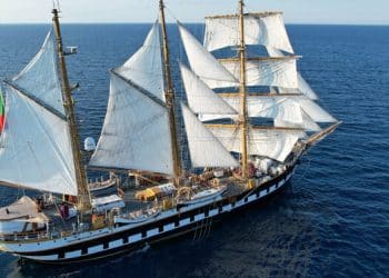 Giochi del Mediterraneo, sulla nave Palinuro il francobollo celebrativo di Taranto 2026