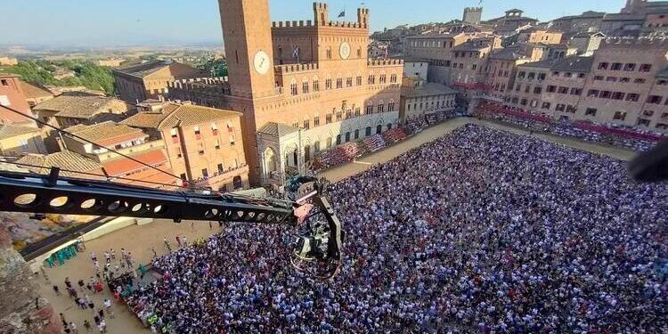 Palio di Siena, Gravity Media Italy rinnova la sfida: tecnologia e tradizione insieme