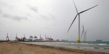 Eolico offshore, dimezzati i fondi per Taranto: allarme di istituzioni, imprese e sindacati