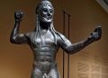 Al MArTA torna lo Zeus di Ugento: il bronzo della Magna Grecia di nuovo a Taranto