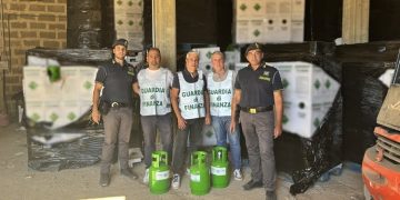 Taranto, sequestrate 43 tonnellate di gas refrigerante illegale: sette indagati
