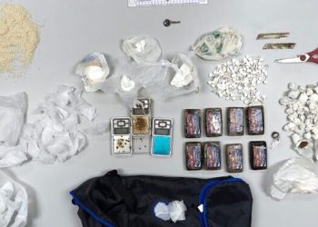 Taranto, armi e droga sequestrate nel quartiere Paolo VI: arrestato un 57enne