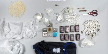 Taranto, armi e droga sequestrate nel quartiere Paolo VI: arrestato un 57enne